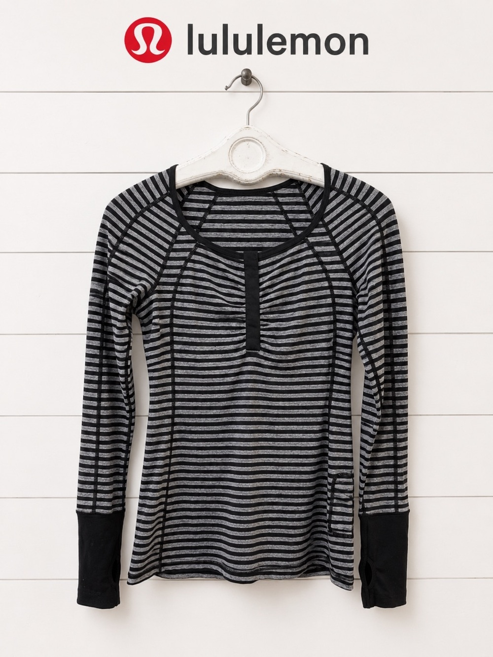 LULULEMON Black & Grey Striped Long Sleeve Active Top Size 6